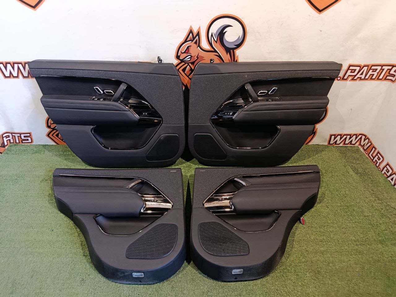 LR178385 Interior door card + seats Range Rover Sport L461 (2023-) Used cost € in stock 1 pcs.