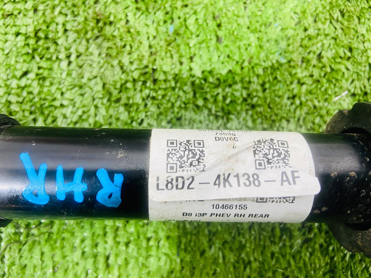 LR180095 Right rear drive shaft Land Rover Discovery Sport L550 (2015-) Used cost € in stock 1 pcs.