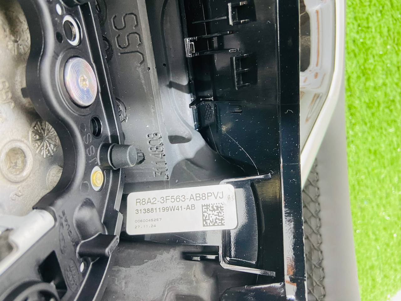 LR180584 Steering wheel under AIR BAG without heating for Land Rover Discovery Sport L550 (2015-) Used cost € in stock 1 pcs.