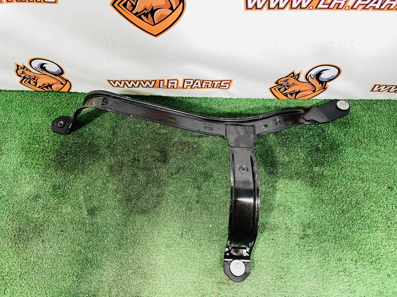 LR181219 Right fuel tank bracket Range Rover Sport L461 (2023-) Used cost 100 € in stock 4 pcs.