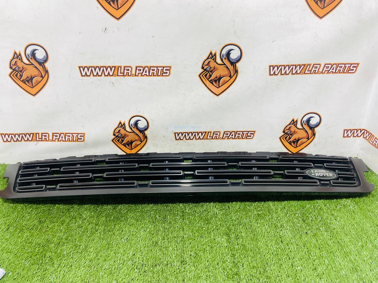 LR181752 Grille without upper part Range Rover Sport L461 (2023-) Used cost € in stock 2 pcs.