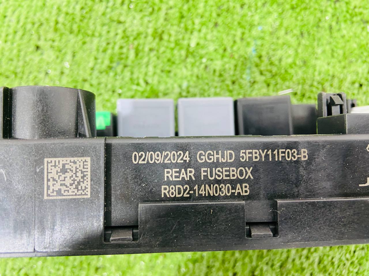 LR183360 Fuse Block Range Rover Evoque New L551 (2019-) Used cost 100 € in stock 3 pcs.