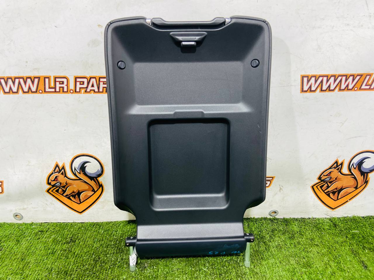 LR183491 Armrest Range Rover Sport L461 (2023-) Used cost € in stock 3 pcs.