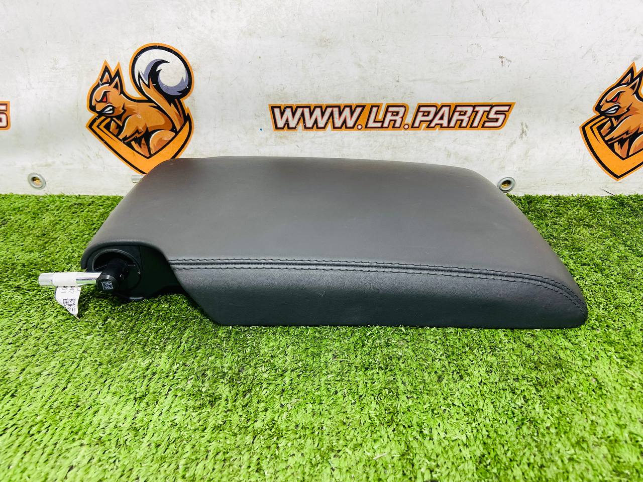 LR183491 Armrest Range Rover Sport L461 (2023-) Used cost € in stock 3 pcs.