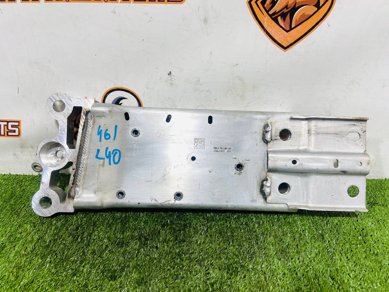 LR185625 Mounting bracket for automatic transmission left Range Rover Sport L461 (2023-) used cost € in stock 1 pcs.