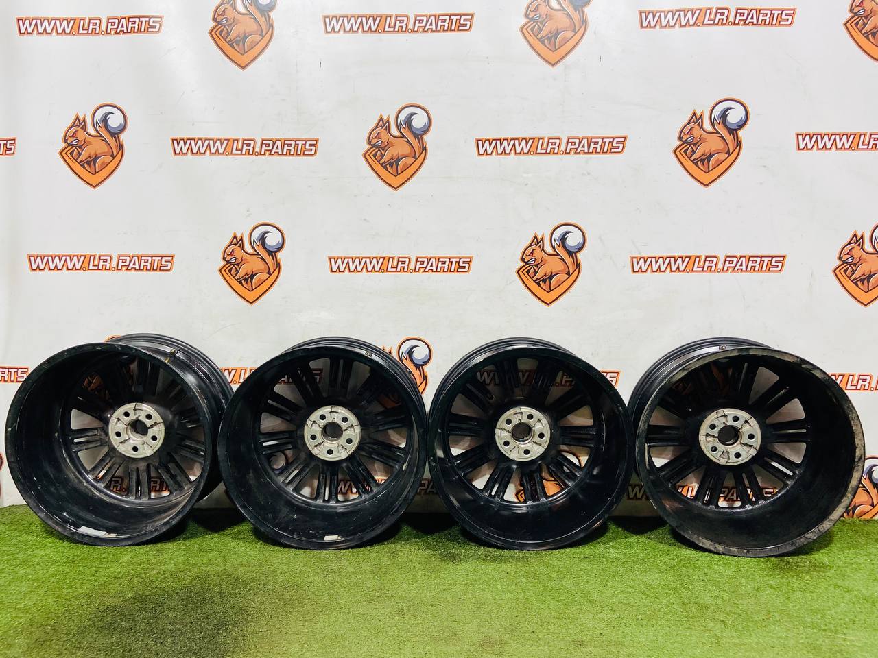 LR185897 Wheel rim R20 set Crescendo Gloss Black Range Rover Evoque New L551 (2019-) Used cost € in stock 1 pcs.