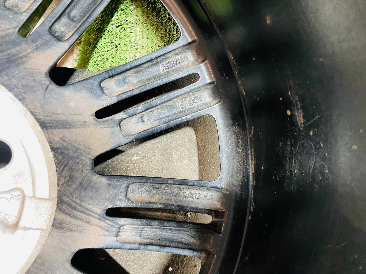 LR185897 R20 Wheel Disk Crescendo Gloss Black Range Rover Evoque New L551 (2019-) Used cost € in stock 2 pcs.