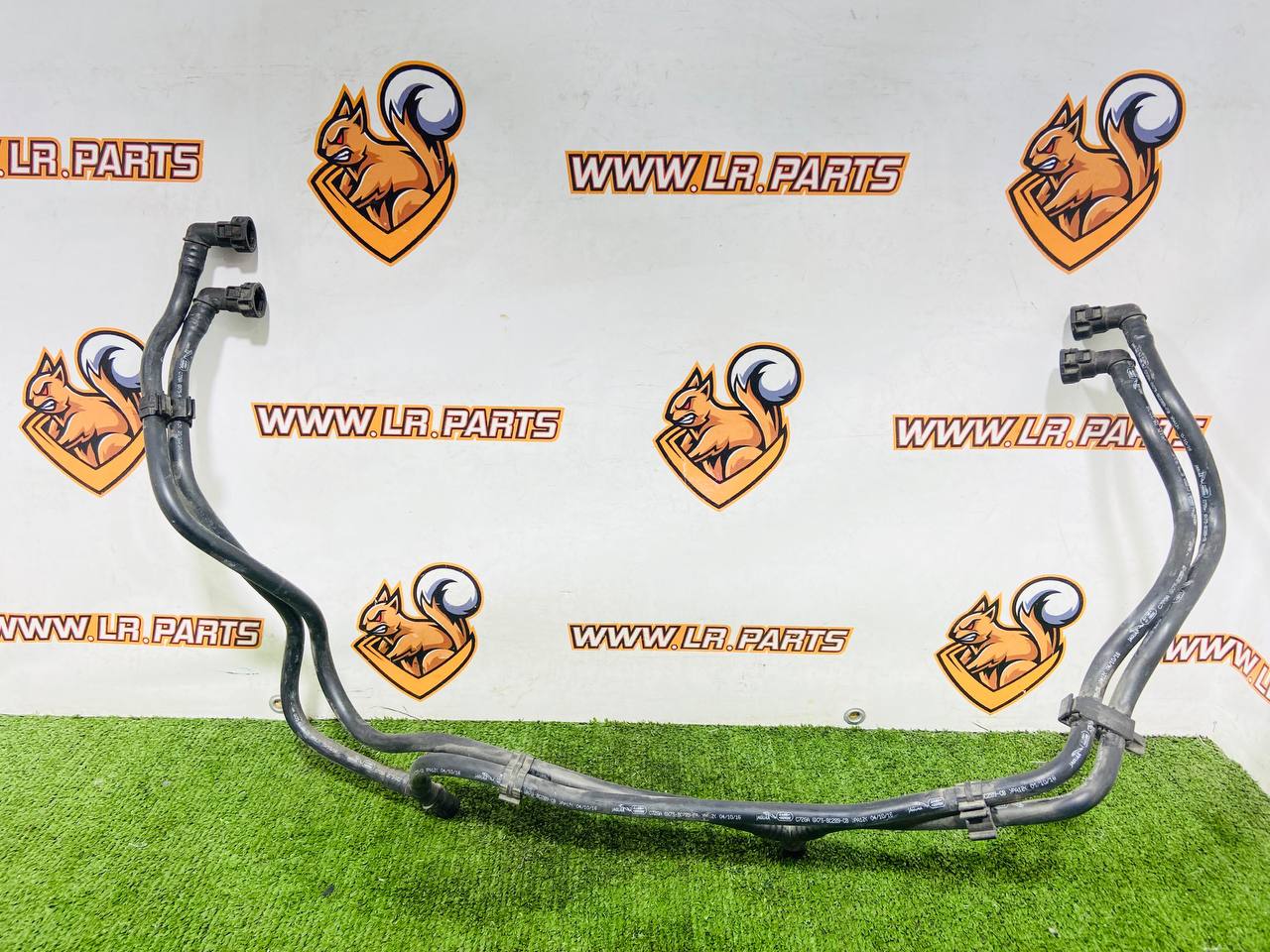 T2H1436 Coolant return pipe Jaguar F-Pace X761 (2017-) Used cost 40 € in stock 4 pcs.