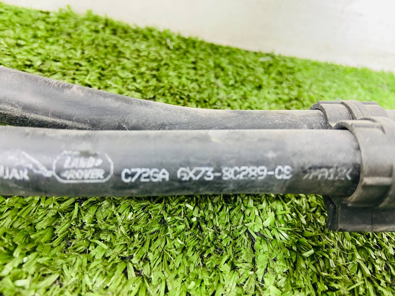 T2H1436 Coolant return pipe Jaguar F-Pace X761 (2017-) Used cost 40 € in stock 4 pcs.