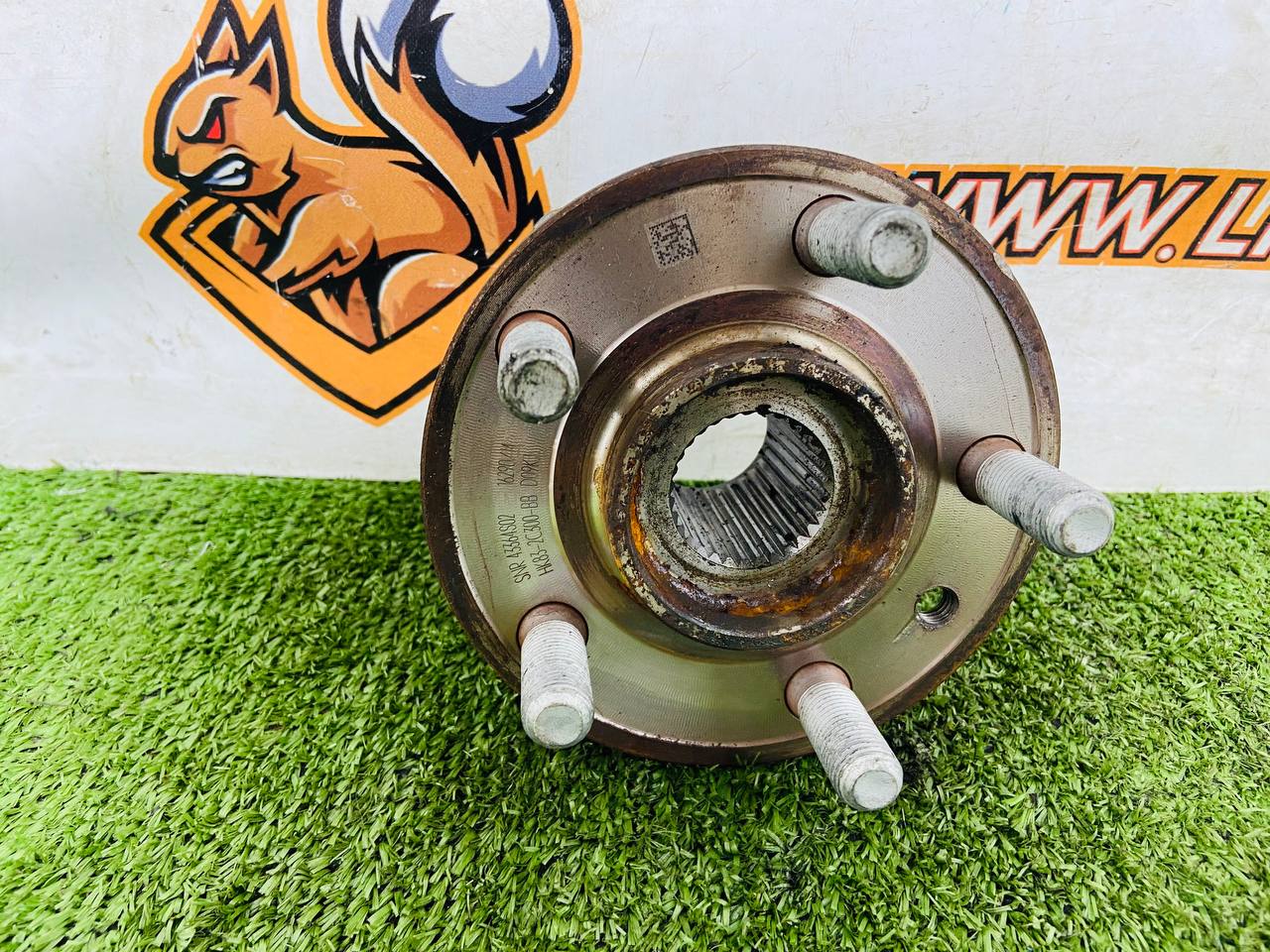 T2H3714 Front Hub Jaguar F-Pace X761 (2017-) Used - Image 13