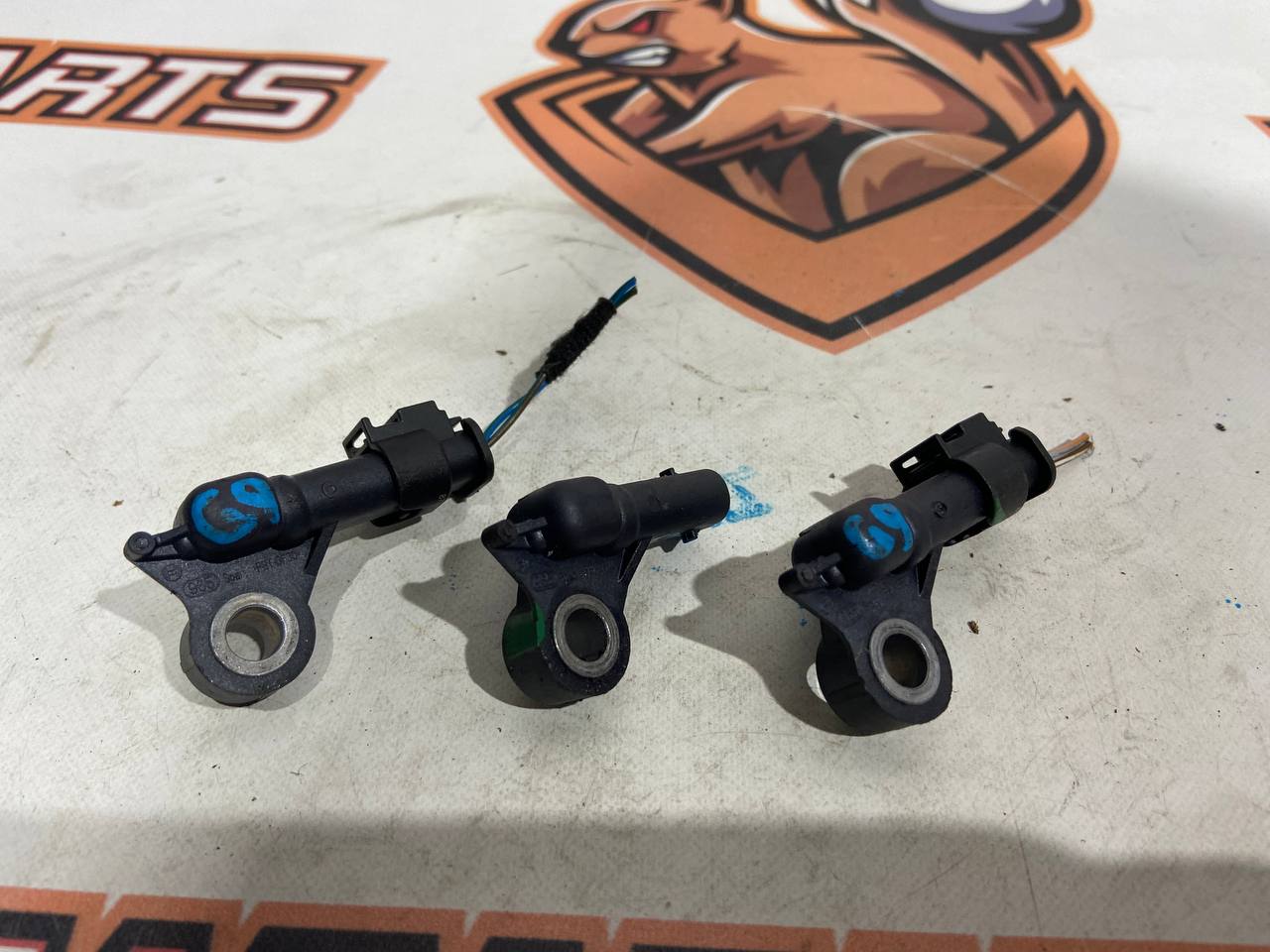 T2H5125 Jaguar F-Pace X761 (2017-) Used Airbag Sensor cost 25 € in stock 1 pcs.