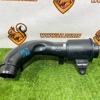 T2H60044 Air duct from KVE to turbine Jaguar F-Pace X761 (2017-) Used cost € in stock 1 pcs.