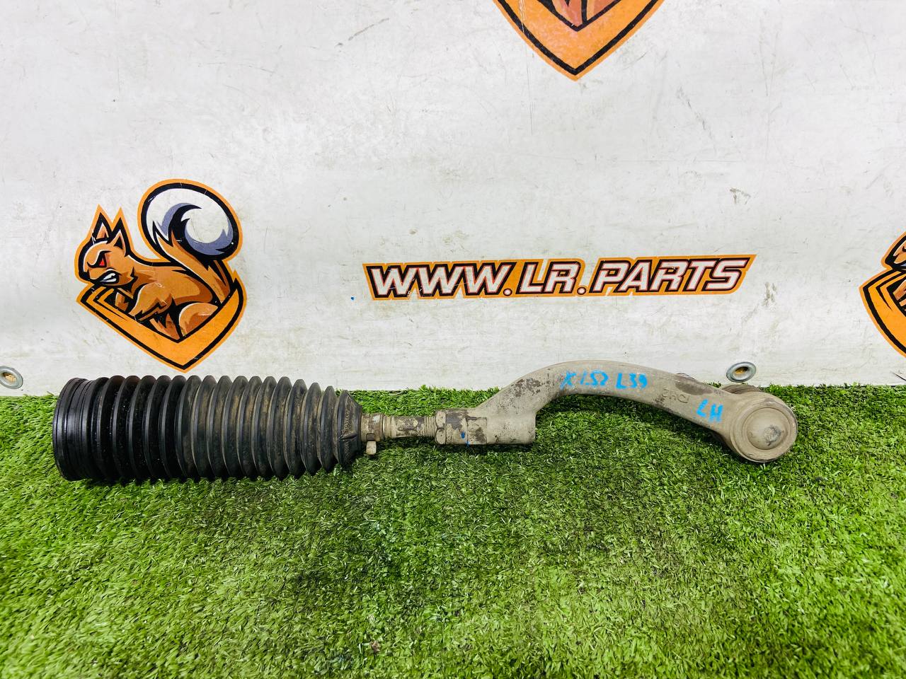 T2R1328 Steering rack assembly left Jaguar F-Type X152 (2014-) Used cost € in stock 1 pcs.