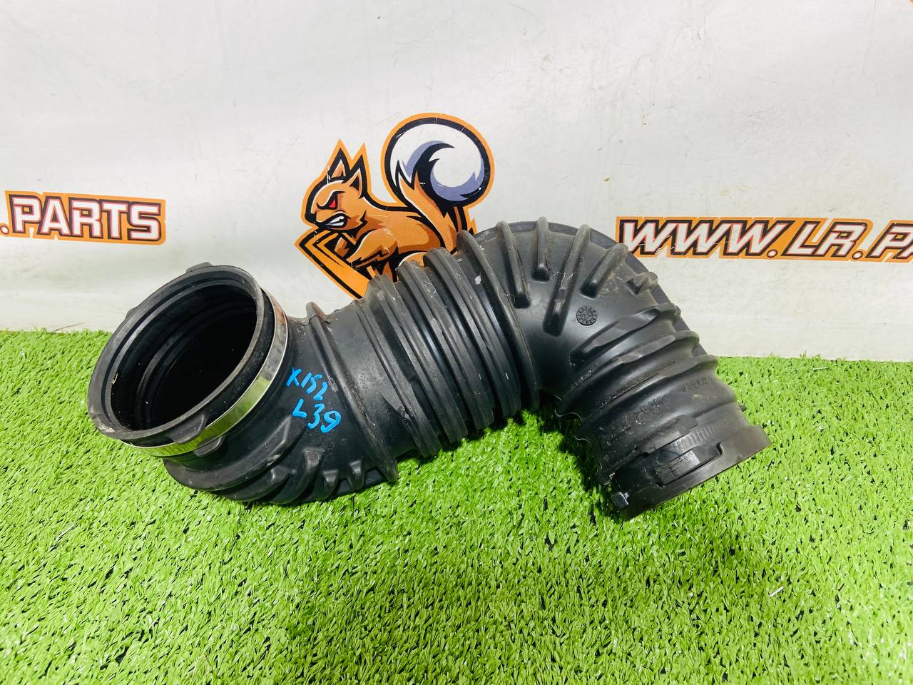 T2R17600 Air duct from KVF to turbine Jaguar F-Type X152 (2014-) Used cost € in stock 1 pcs.