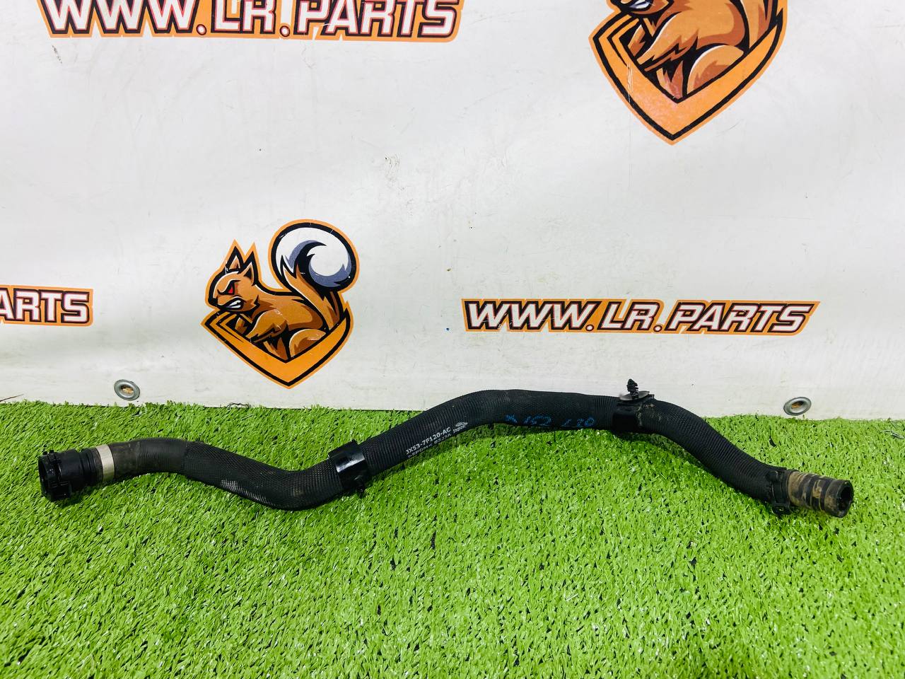 T2R20059 Hose from the oil radiator to the radiator for Jaguar F-Type X152 (2014-) Used cost € in stock 1 pcs.