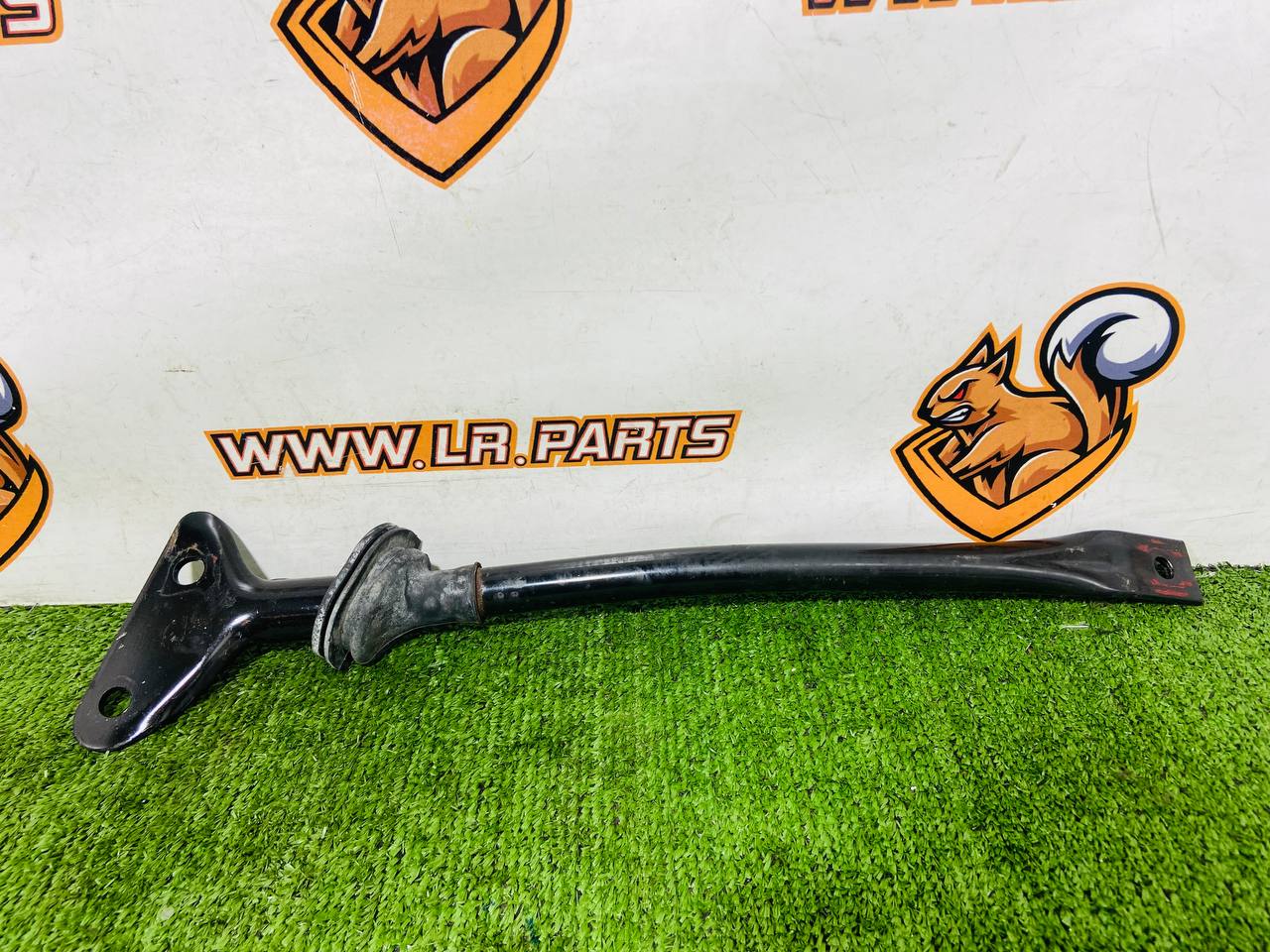 T2R2171 Right strut Jaguar F-Type X152 (2014-) Used cost € in stock 3 pcs.