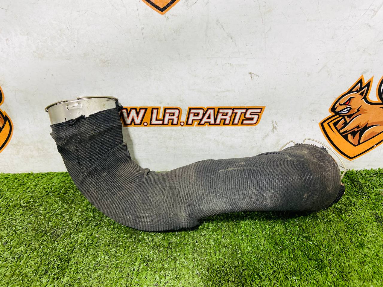 T2R22983 Intercooler pipe Jaguar F-Type X152 (2014-) Used cost € in stock 1 pcs.