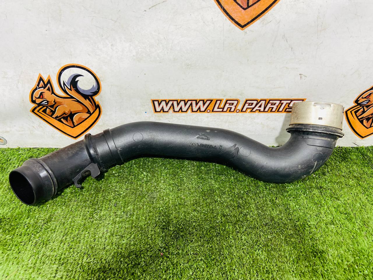 T2R22985 Intercooler pipe Jaguar F-Type X152 (2014-) Used cost € in stock 1 pcs.