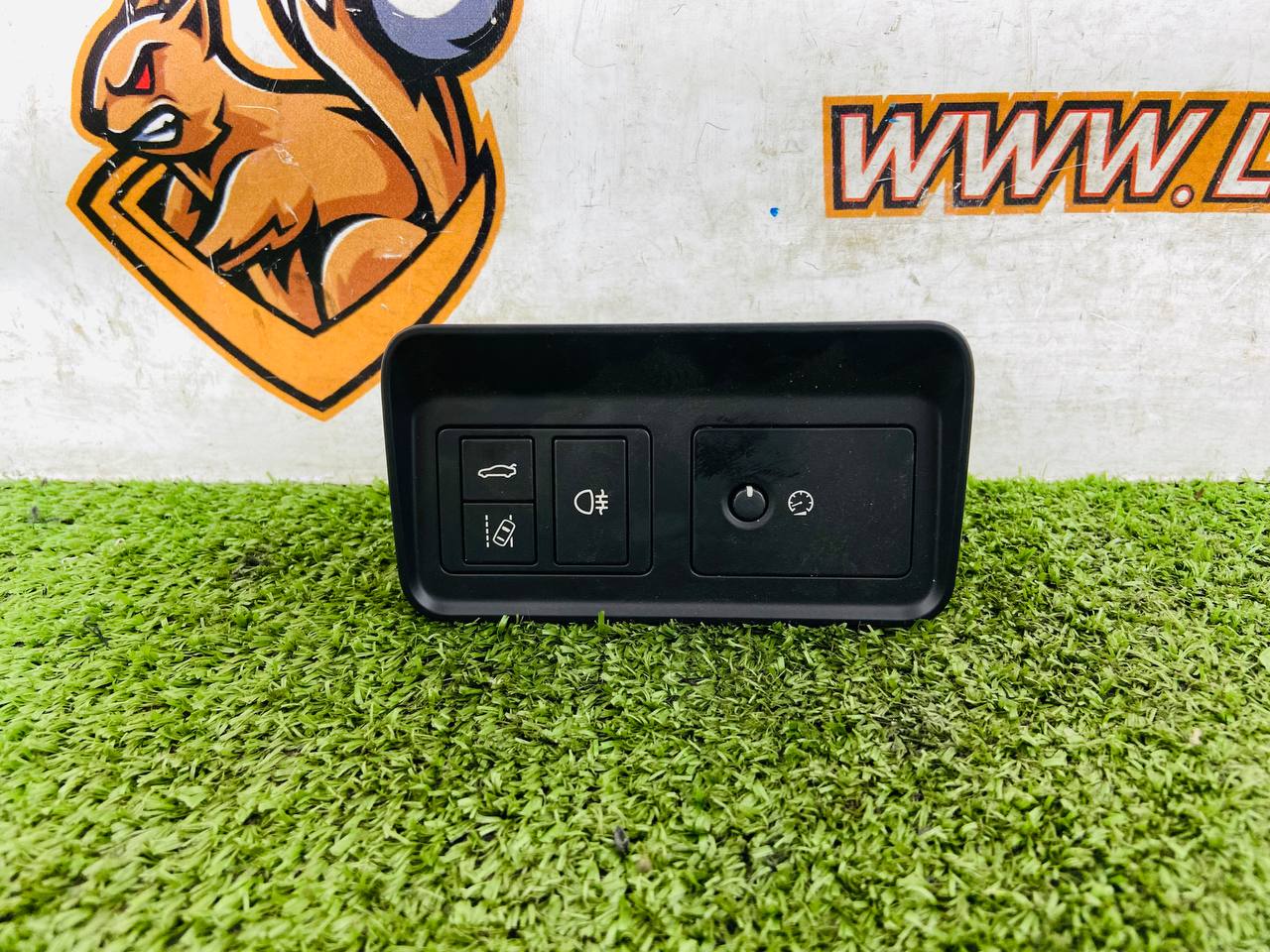T2R24000 Trunk release button from the cabin, Jaguar F-Type X152 (2014-) light control unit, used cost € in stock 1 pcs.