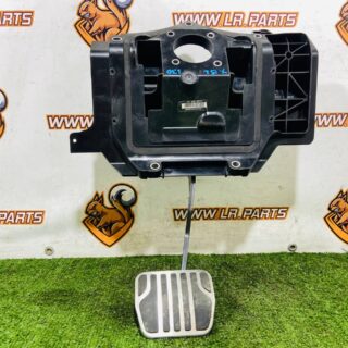 T2R31157 Brake pedal assembly Jaguar F-Type X152 (2014-) Used cost € in stock 1 pcs.