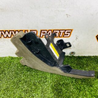 T2R42843 Upper right deflector shield Jaguar F-Type X152 (2014-) Used cost  € in stock 1 pcs.