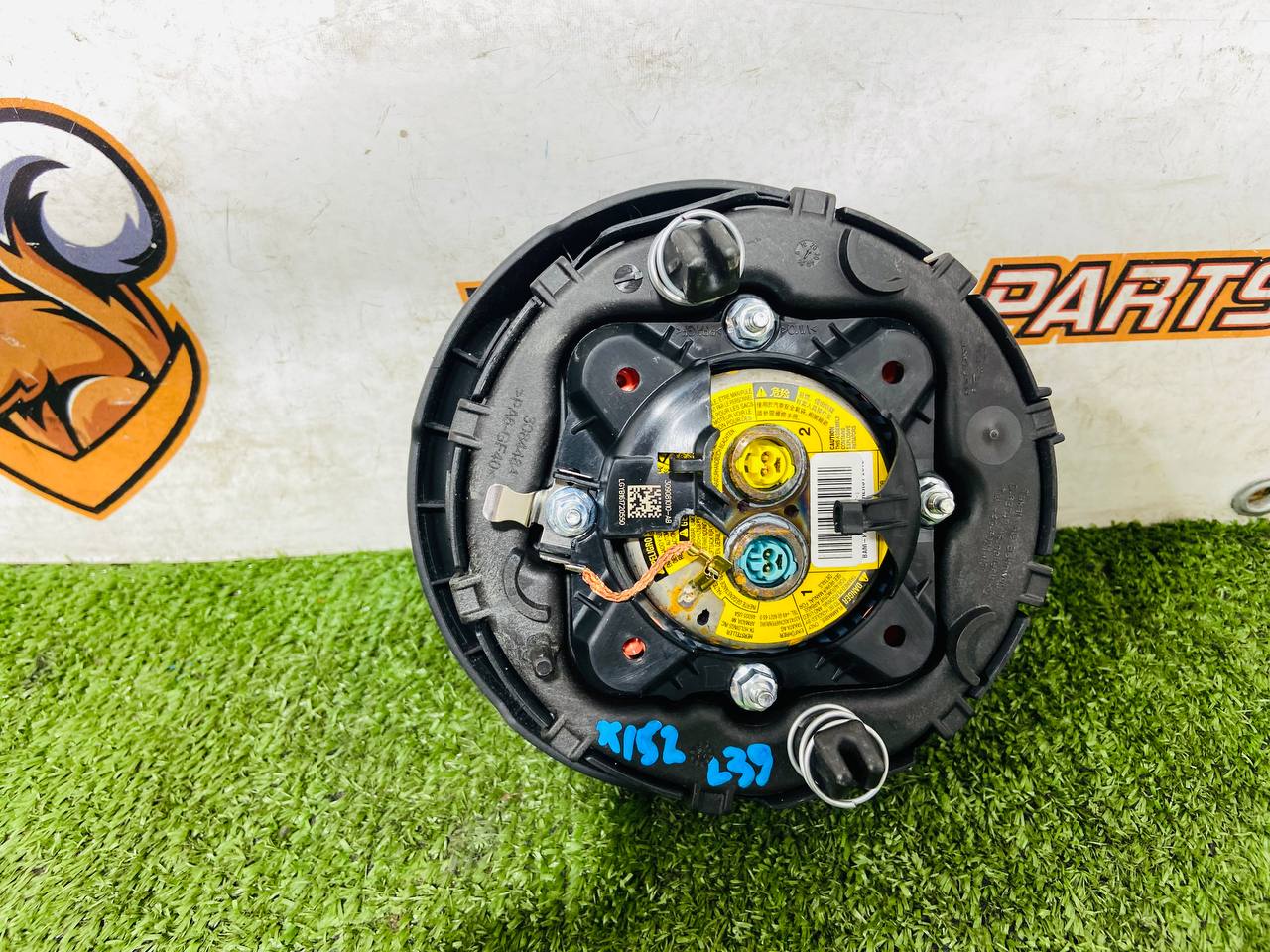 T2R5869PVJ Airbag in the steering wheel for Jaguar F-Type X152 (2014-) Used cost 350 € in stock 2 pcs.