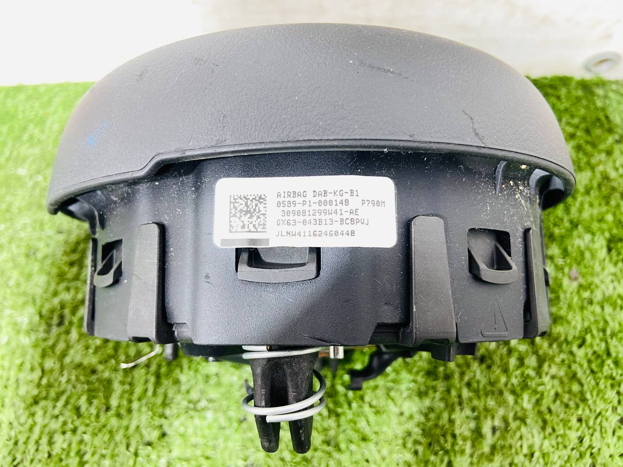 T2R5869PVJ Airbag in the steering wheel for Jaguar F-Type X152 (2014-) Used cost 350 € in stock 2 pcs.