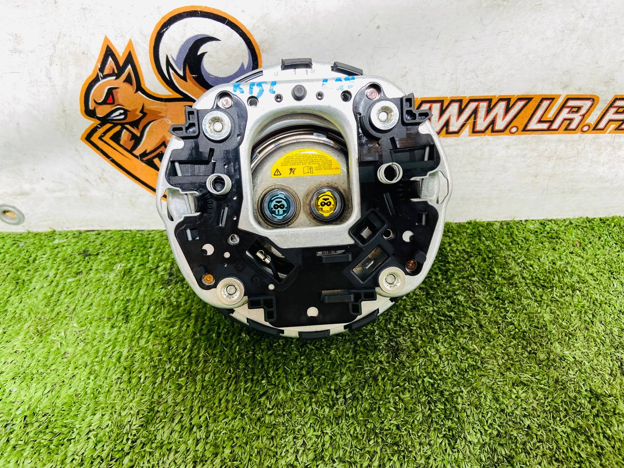 T2R5869PVJ Airbag in the steering wheel for Jaguar F-Type X152 (2014-) Used cost 350 € in stock 2 pcs.