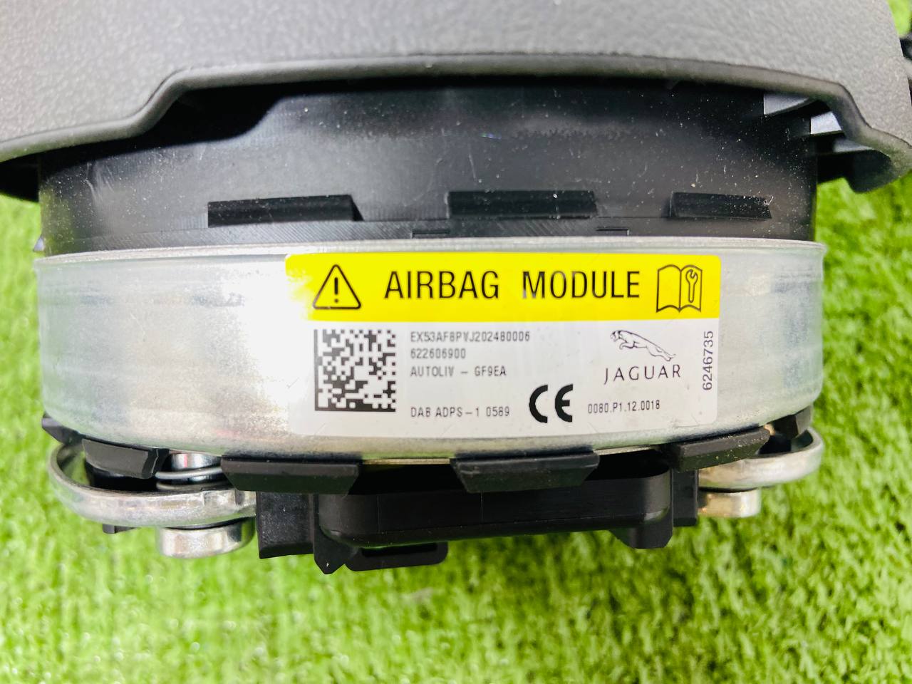 T2R5869PVJ Airbag in the steering wheel for Jaguar F-Type X152 (2014-) Used cost 350 € in stock 2 pcs.