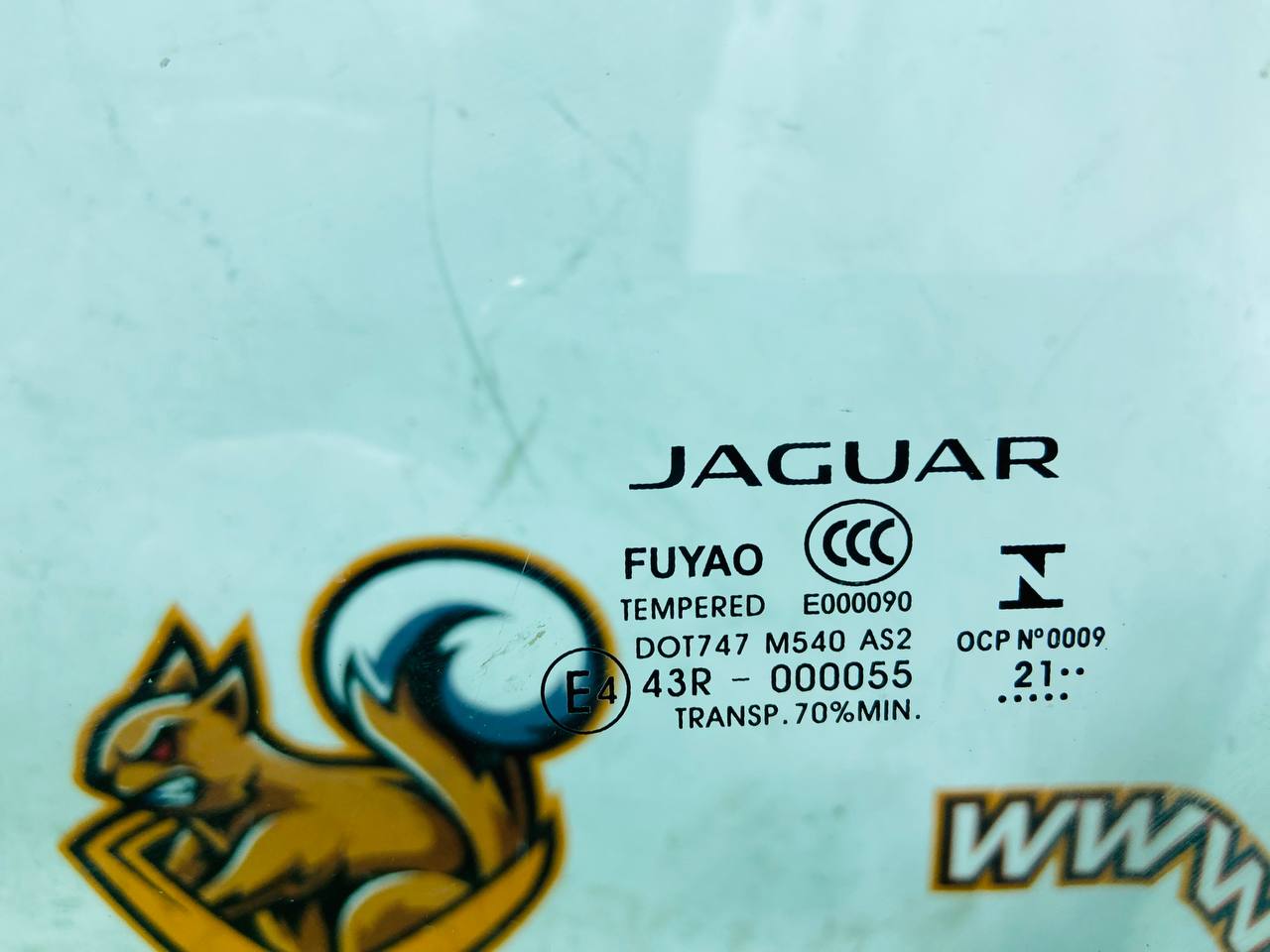 T2R7477 Left door glass for Jaguar F-Type X152 (2014-) Used cost € in stock 1 pcs.
