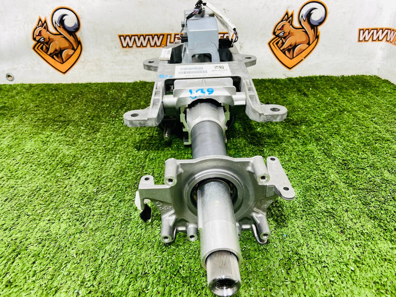 T2R80316 Steering Column Jaguar F-Type X152 (2014-) Used cost € in stock 2 pcs.