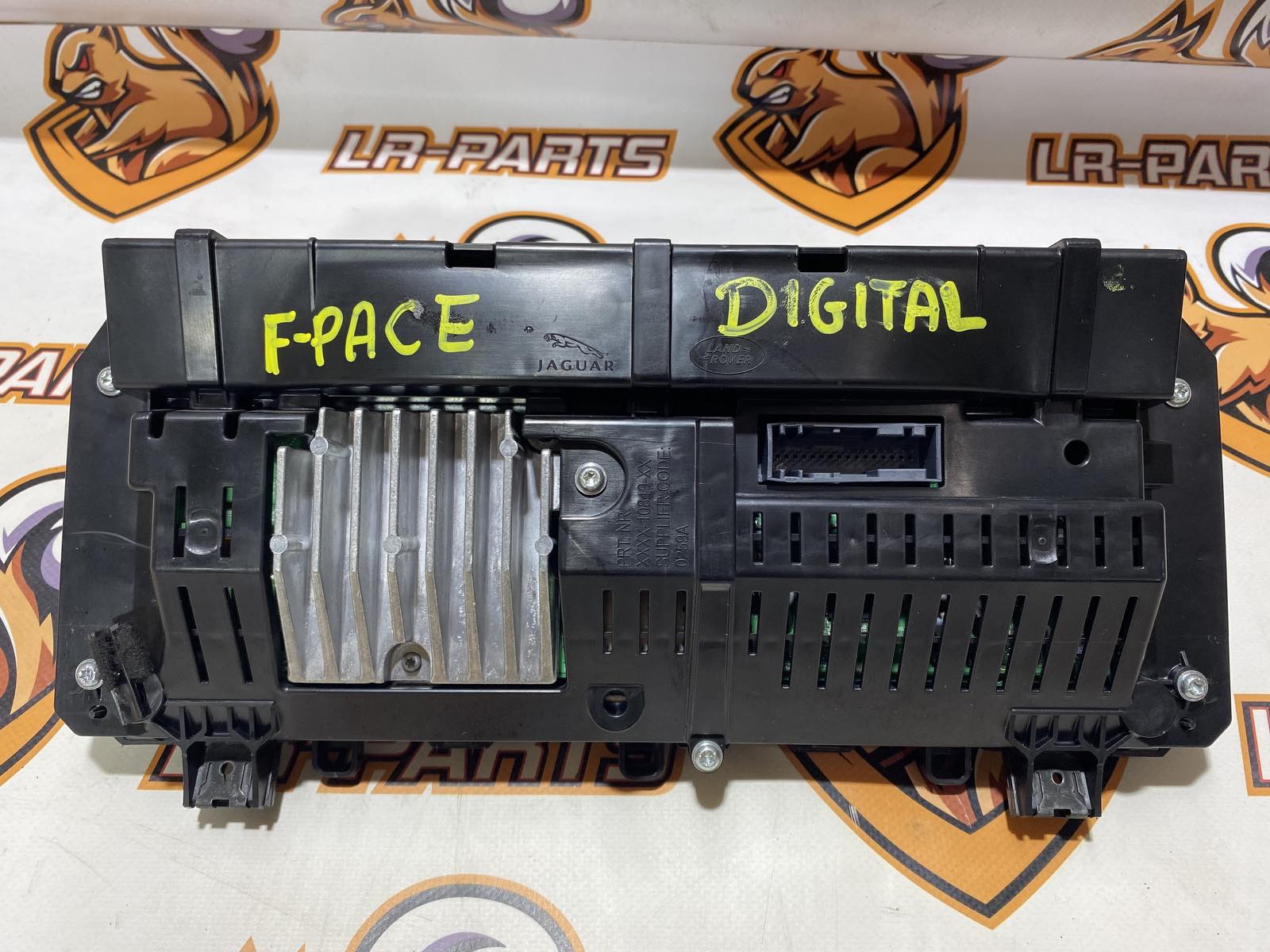 T4A11920 TFT Dashboard Jaguar F-Pace X761 (2017-) Used - Image 15