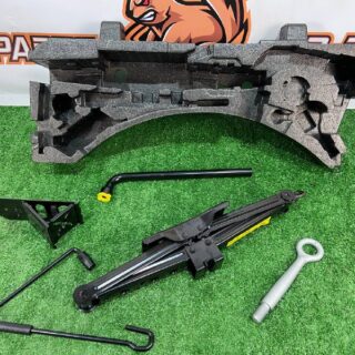 T4A12778 Jack Jaguar F-Pace X761 (2017-) Used cost 70 € in stock 1 pcs.