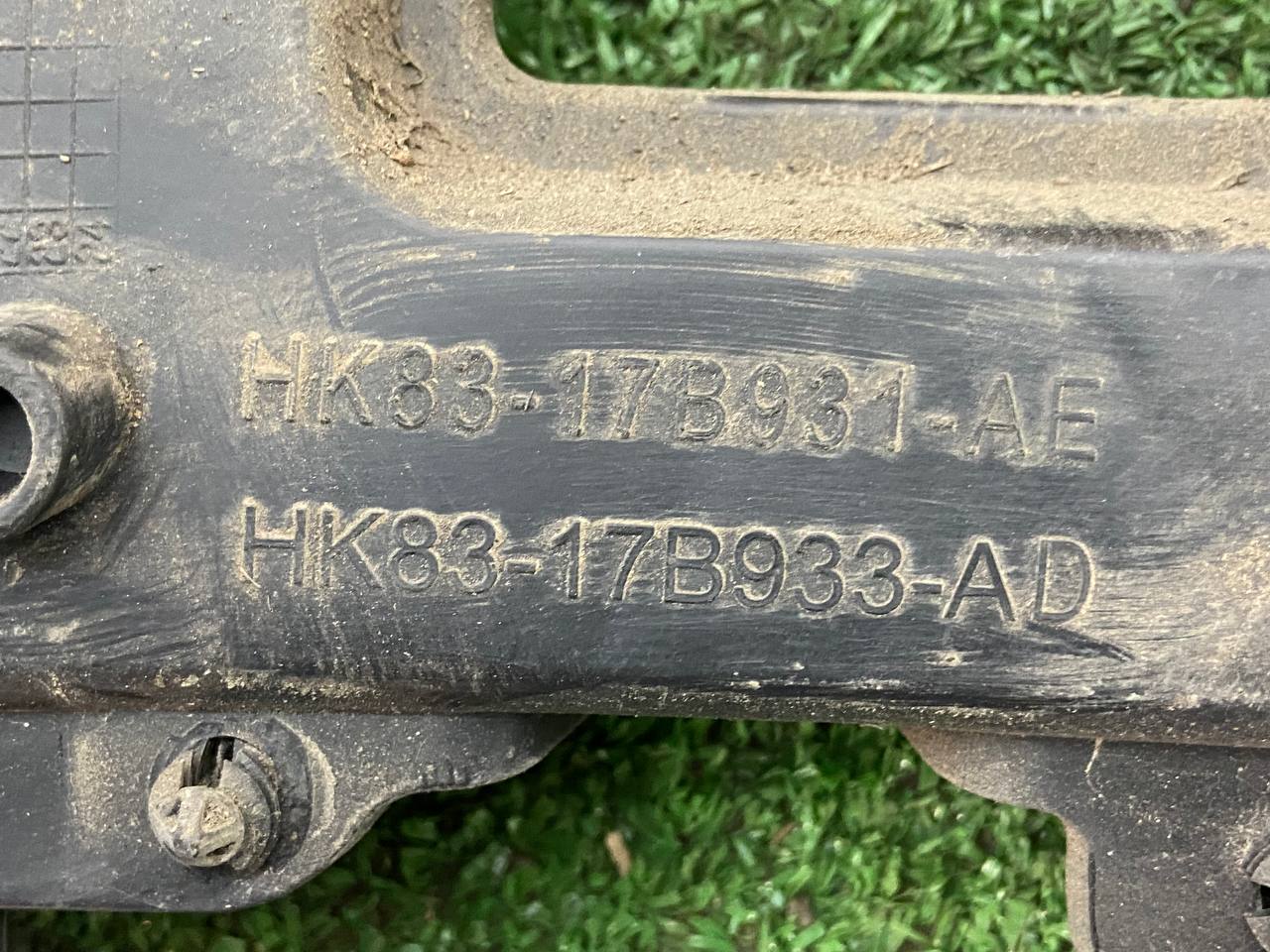 T4A13087 Bracket for rear bumper left side Jaguar F-Pace X761 (2017-) Used - Image 17