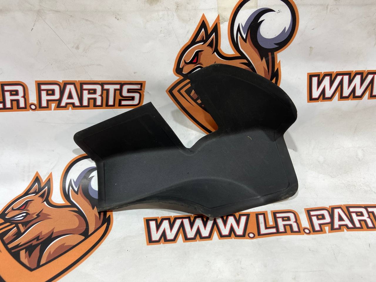 T4A13844 Right side trim panel Jaguar F-Pace X761 (2017-) used cost 30 € in stock 3 pcs.