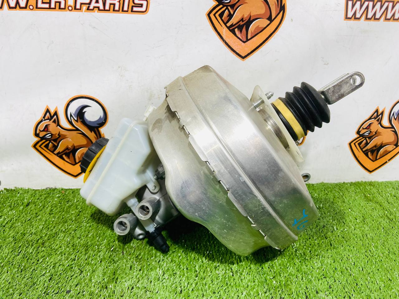 T4A14558 Vacuum brake booster + cylinder + reservoir Jaguar F-Pace X761 (2017-) Used cost € in stock 2 pcs.