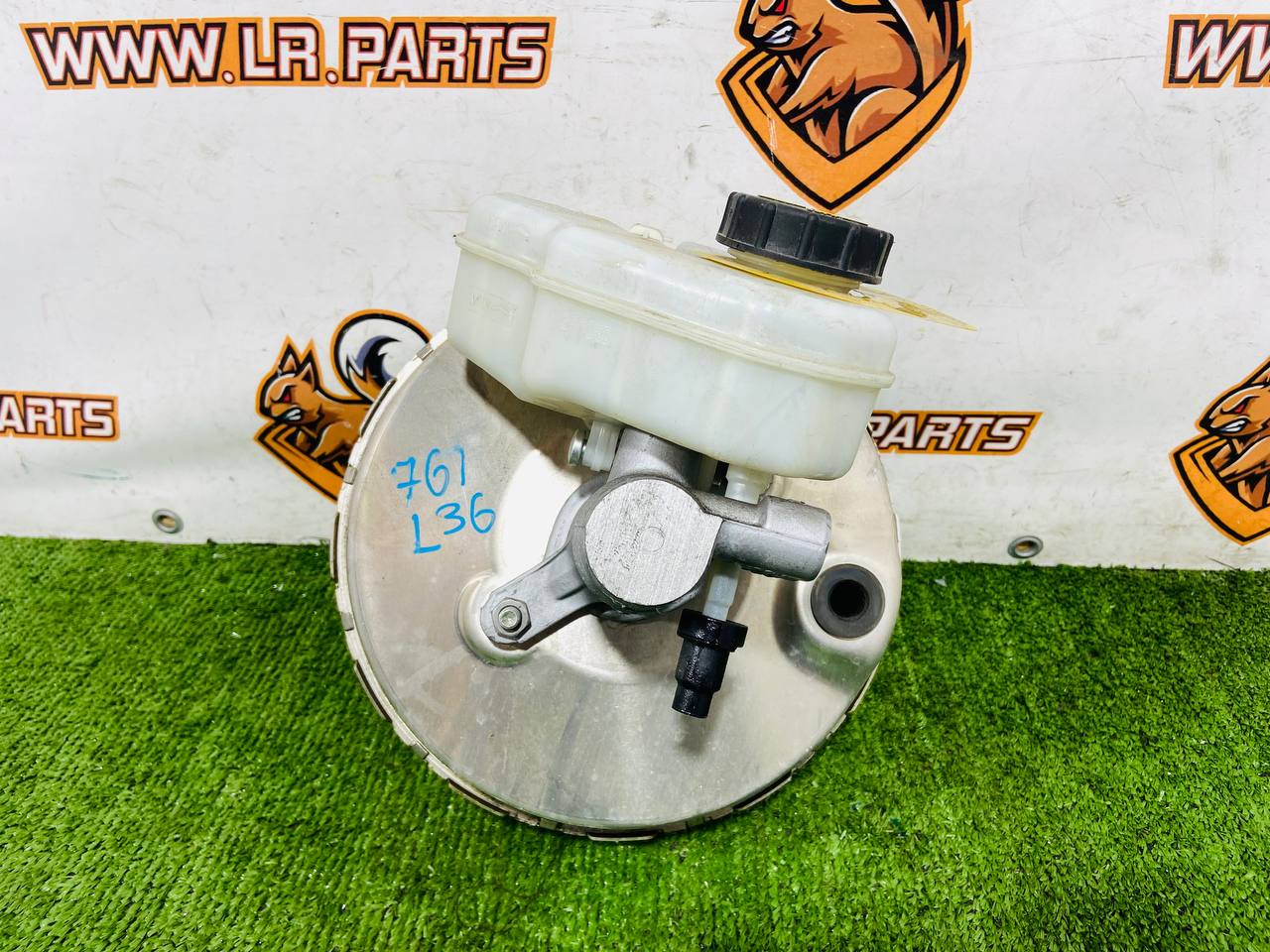 T4A14558 Vacuum brake booster + cylinder + reservoir Jaguar F-Pace X761 (2017-) Used cost € in stock 2 pcs.