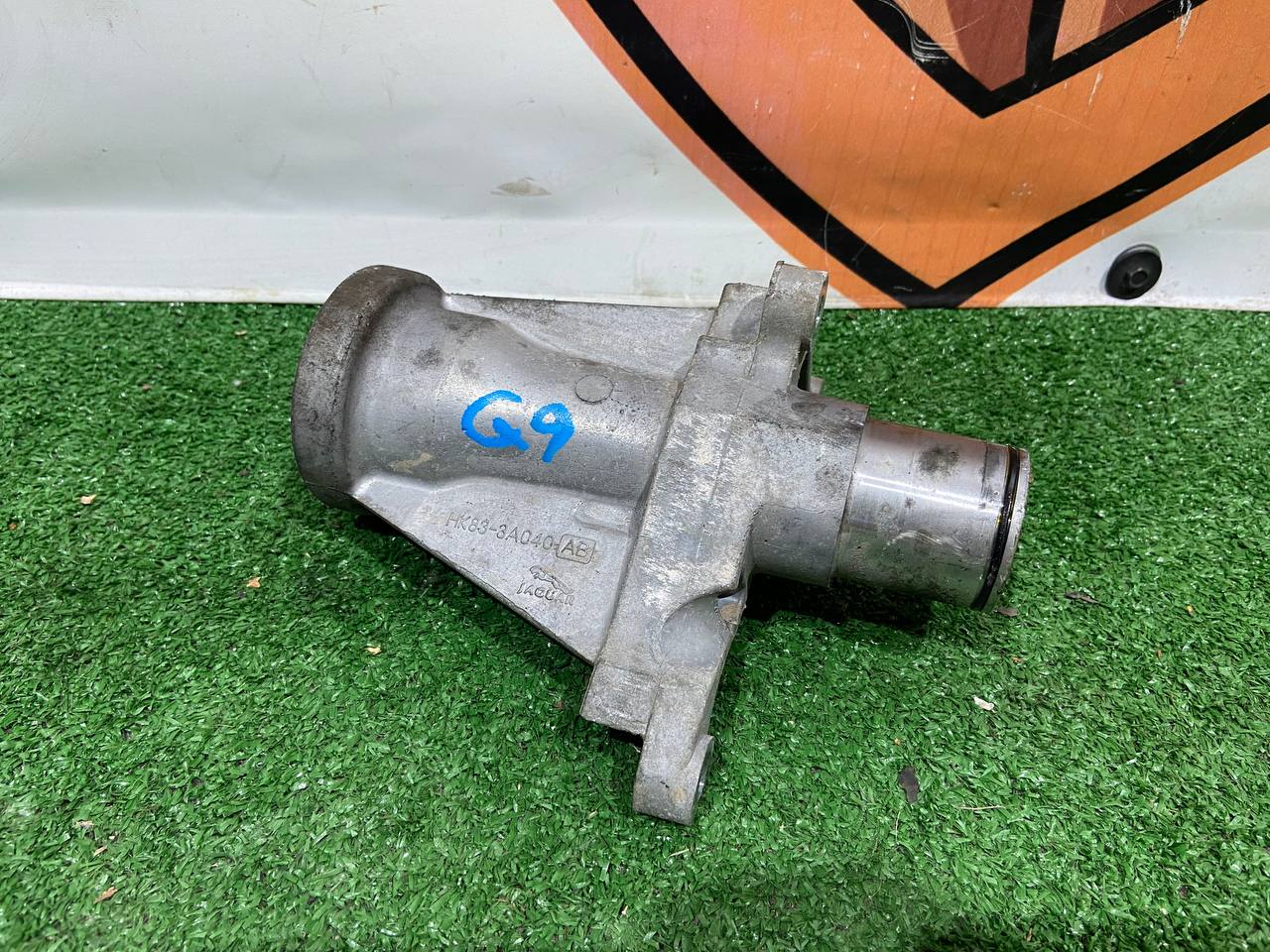 T4A29926 Intermediate shaft bracket Jaguar F-Pace X761 (2017-) Used - Image 19