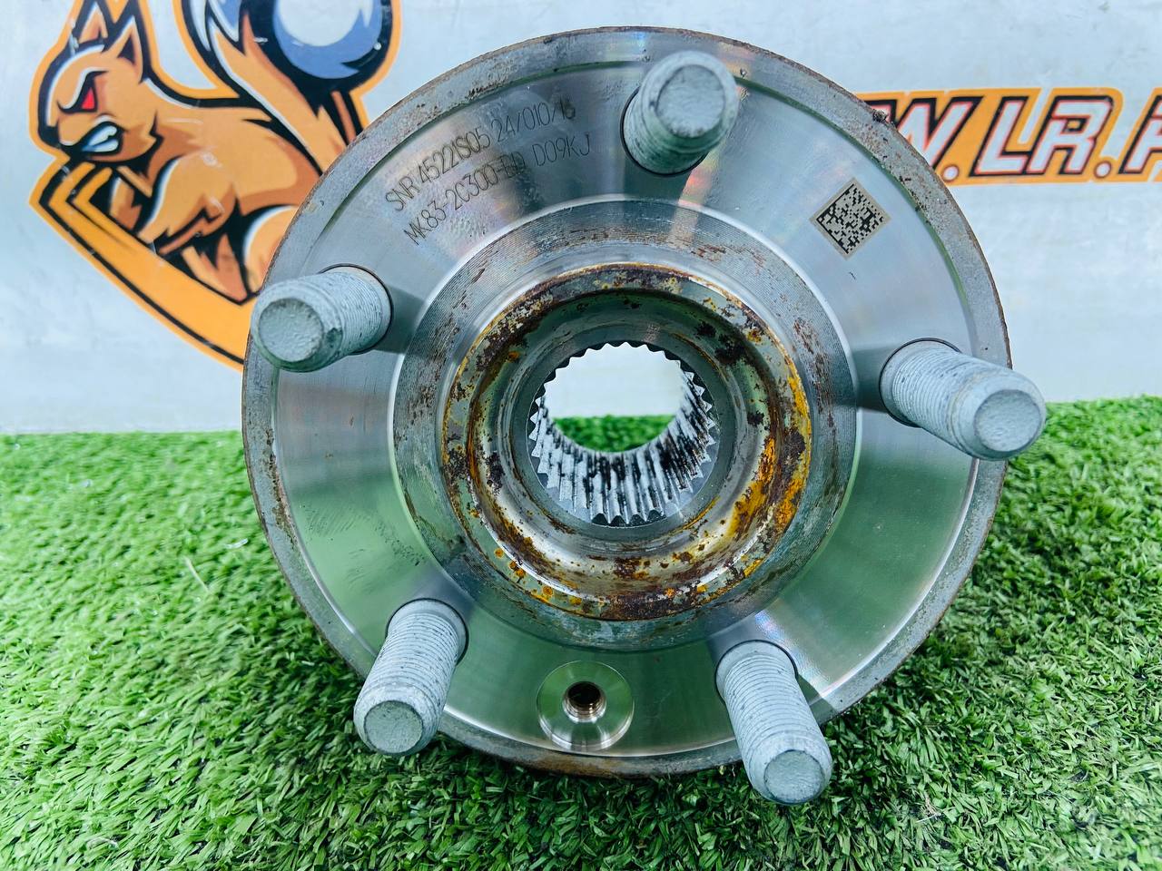 T4A35043 Front hub REST 2021- Jaguar F-Pace X761 (2017-) Used - Image 17