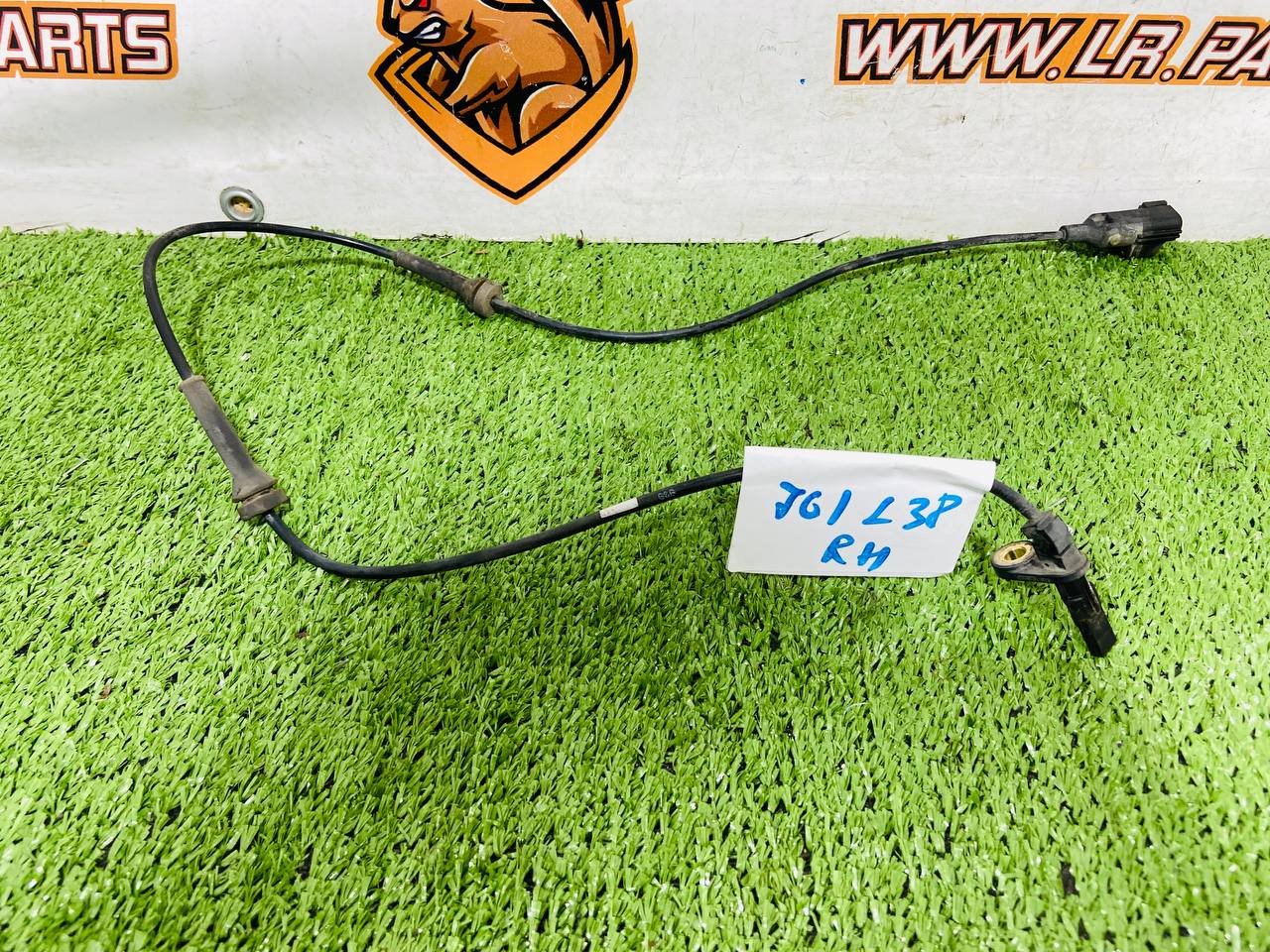T4A4018 ABS Sensor Front Jaguar F-Pace X761 (2017-) Used cost 50 € in stock 4 pcs.