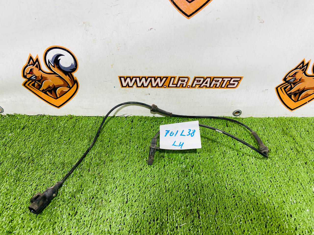 T4A4018 ABS Sensor Front Jaguar F-Pace X761 (2017-) Used - Image 13