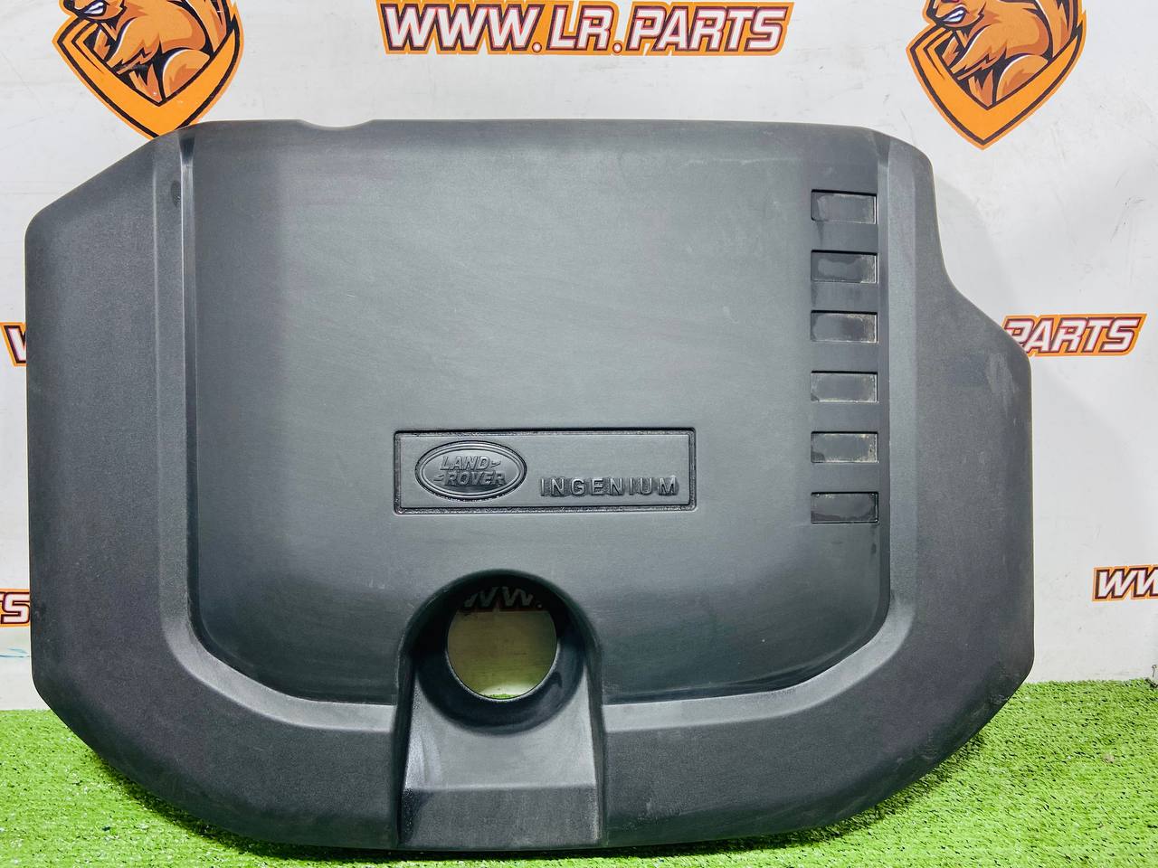 116123456 Engine decorative cover Range Rover Sport L494 (2014-2022) Used cost 100 € in stock 3 pcs.