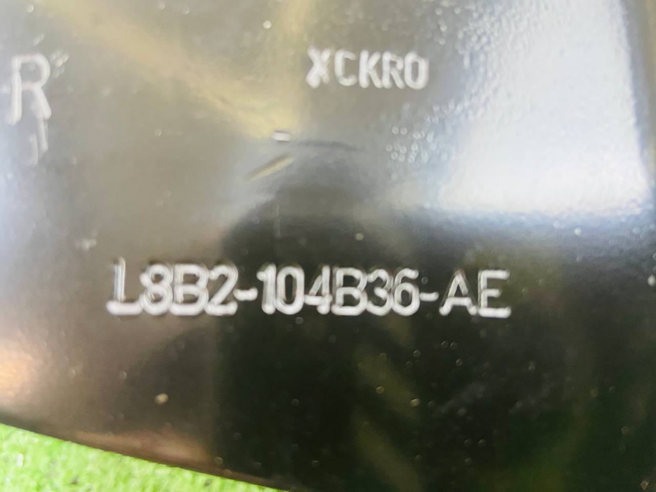 522123473 Right beam bracket Land Rover New Defender L663 (2020-) Used cost € in stock 1 pcs.