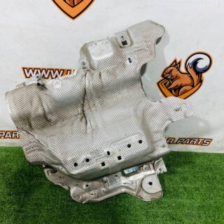 527123520 Heat-insulating screen central Range Rover Sport L461 (2023-) Used cost  € in stock 1 pcs.
