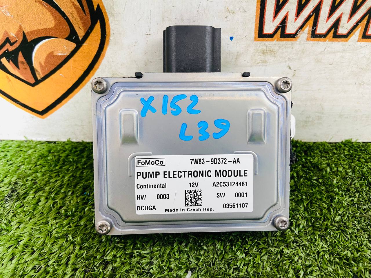 C2C35672 Fuel Pump Control Module for Jaguar F-Type X152 (2014-) Used cost € in stock 2 pcs.