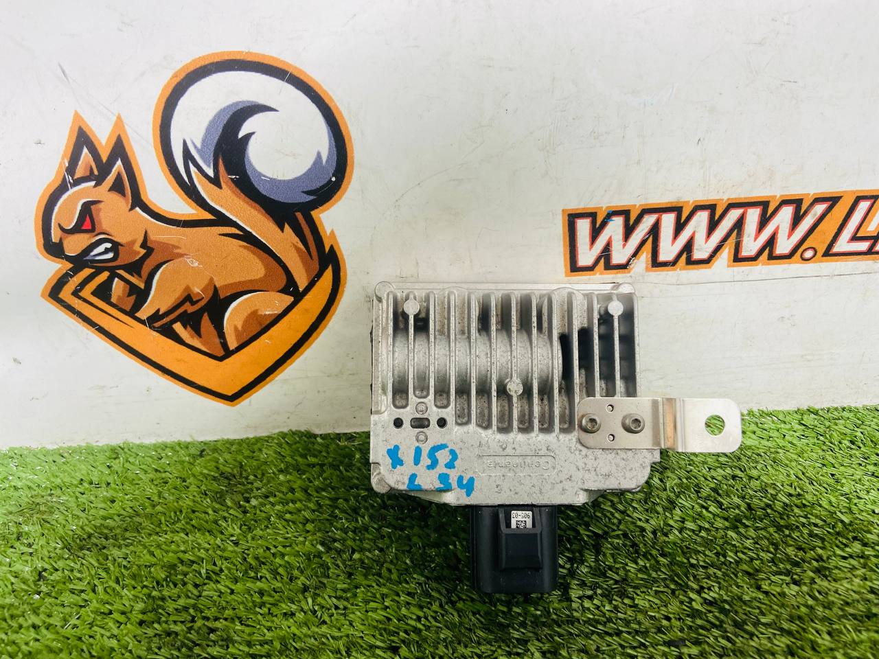 C2C35672 Fuel Pump Control Module for Jaguar F-Type X152 (2014-) Used cost € in stock 2 pcs.