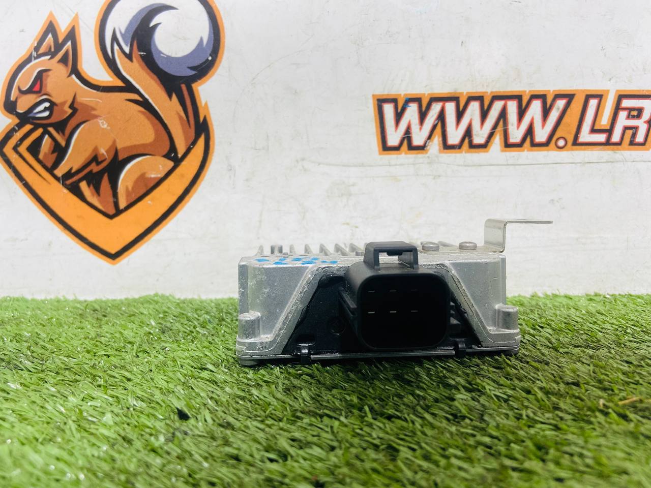 C2C35672 Fuel Pump Control Module for Jaguar F-Type X152 (2014-) Used cost € in stock 2 pcs.