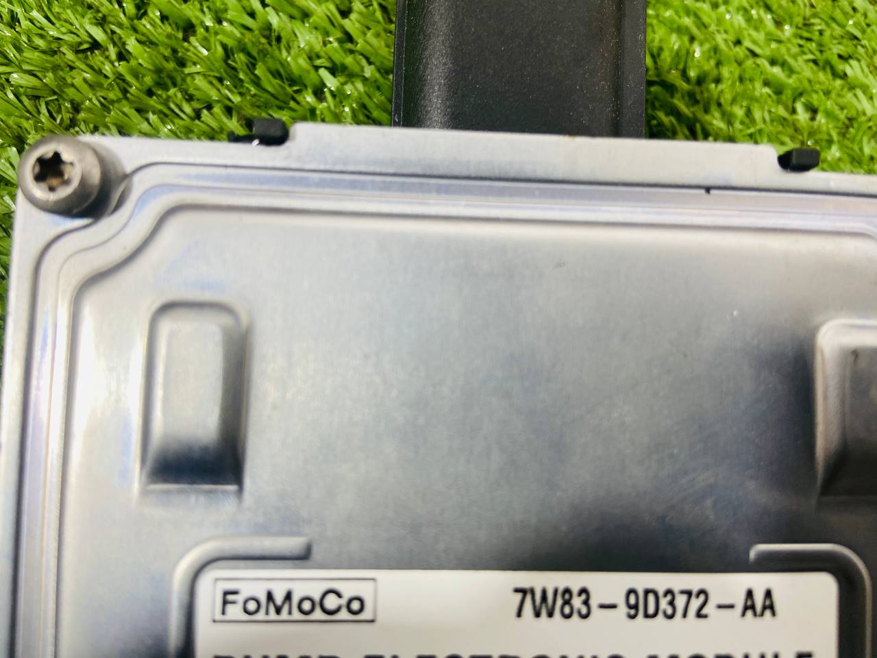 C2C35672 Fuel Pump Control Module for Jaguar F-Type X152 (2014-) Used cost € in stock 2 pcs.