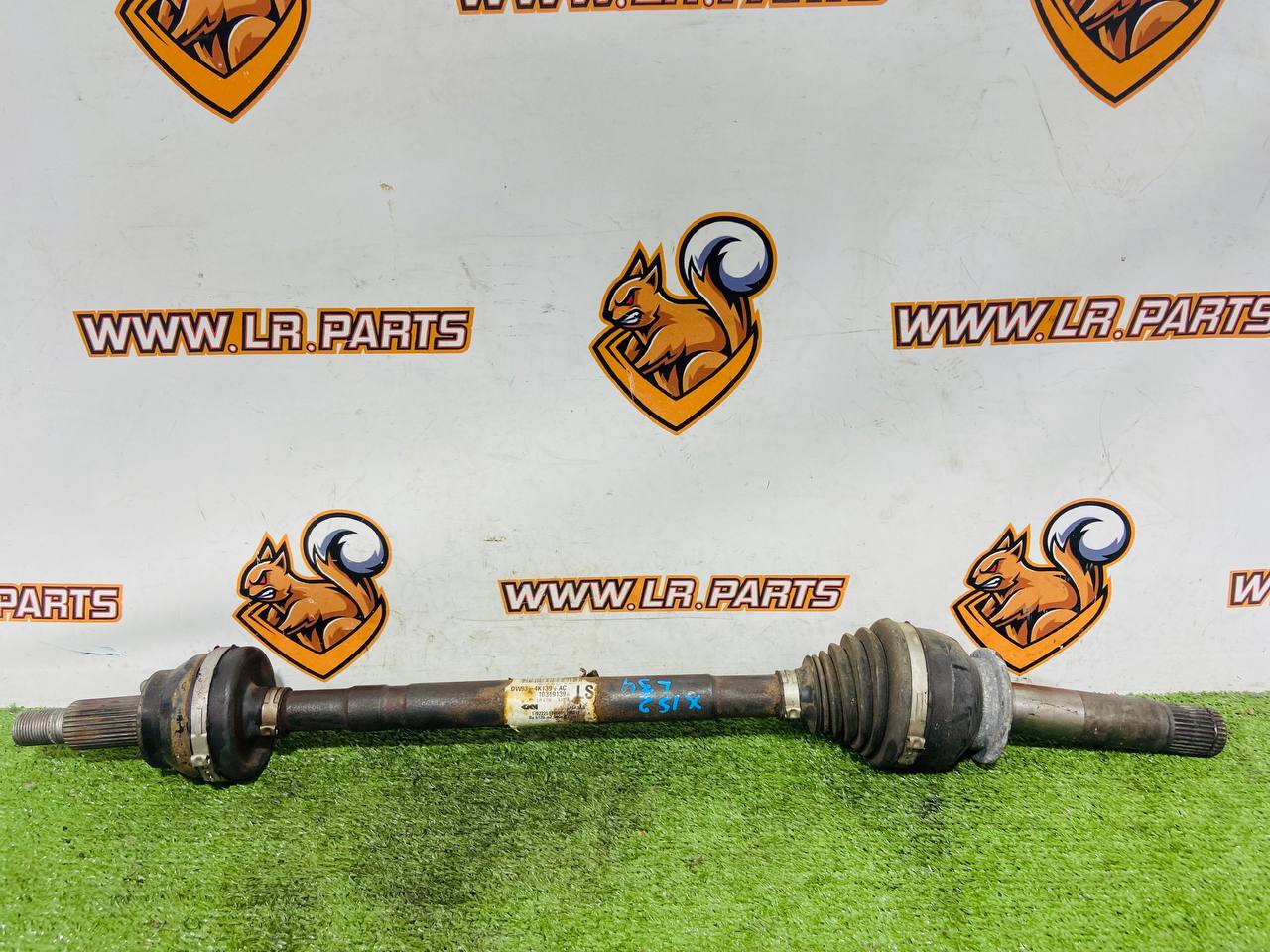 C2D42132 Rear left half axle for Jaguar F-Pace X761 (2017-) Used cost € in stock 2 pcs.