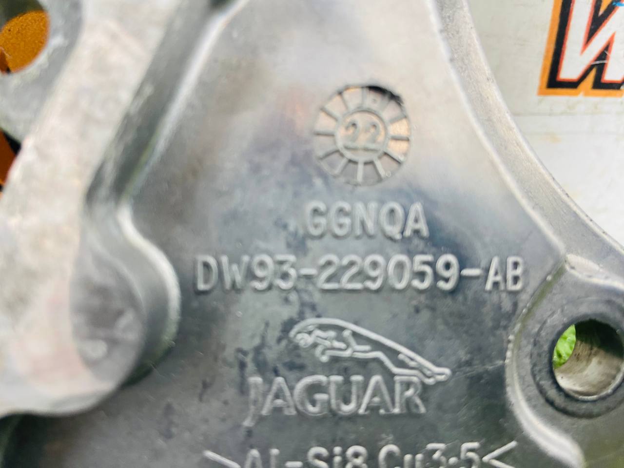 C2D45344 Jaguar F-Type X152 (2014-) Used Transfer Case Plate cost € in stock 1 pcs.